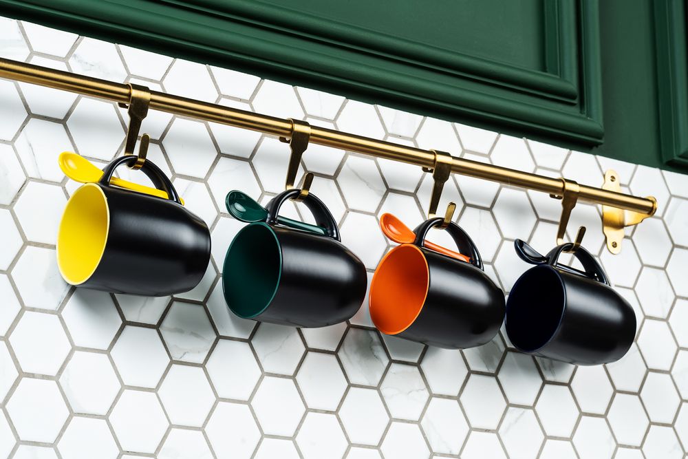 Изображение №6 | Кружка-хамелеон Melty с ложкой, черная с оранжевым