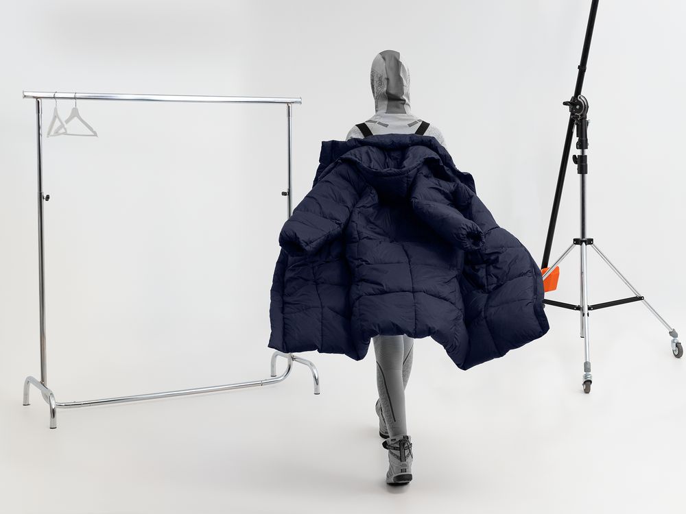 Изображение №19 | Пуховик унисекс Kapsula, серый, размер ХS/S