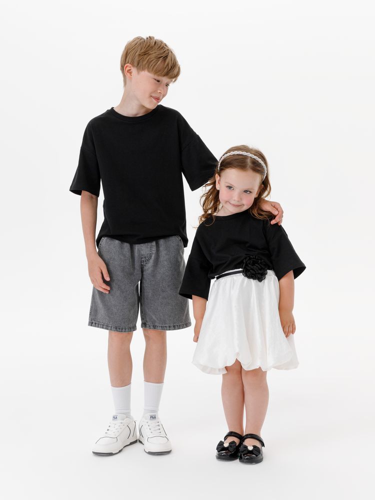 Изображение №10 | Футболка детская оверсайз Teezer, черная, 6 лет