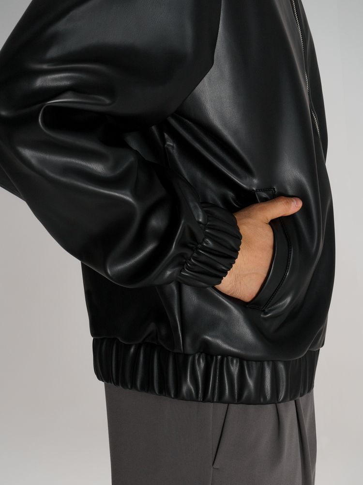 Изображение №12 | Бомбер из искусственной кожи Univer, черный, размер M/L