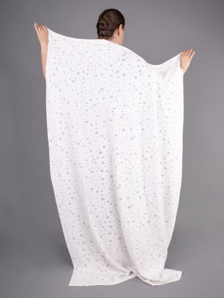 Изображение №1 | Плед Snowspot Fluffy, белый с люрексом