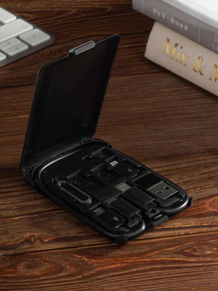 Изображение №9 | Органайзер с беспроводной зарядкой и набором адаптеров Octopod, черный