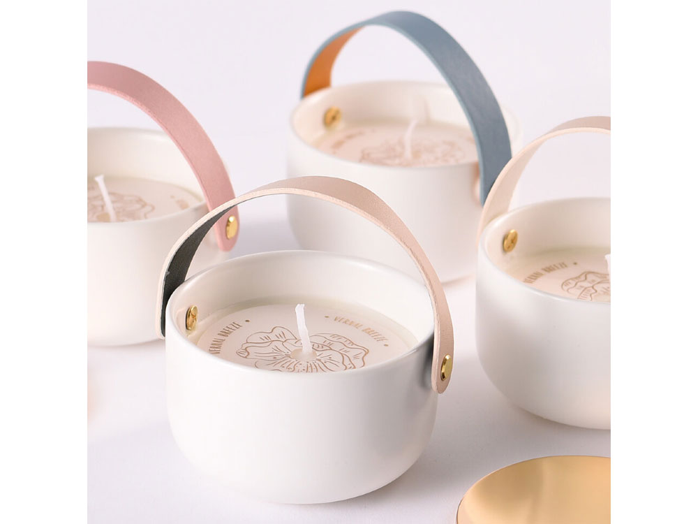 Изображение №3 | Свеча Valerie Concept (белый/бежевый)