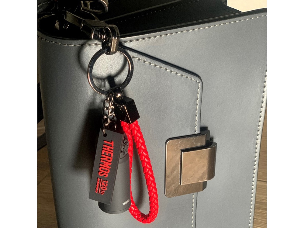 Изображение №3 | Брелок сувенирный «THERMOS - 120 лет» (черный)