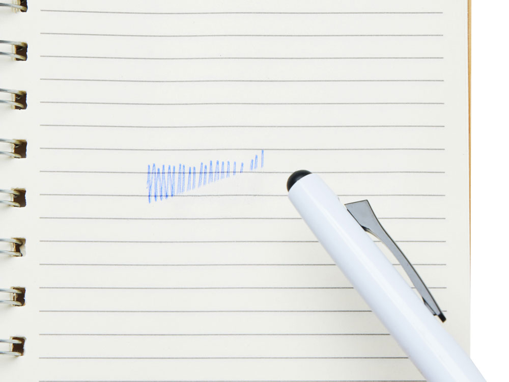 Изображение №4 | Пластиковая шариковая ручка пиши-стирай «InkShift» (белый/черный)