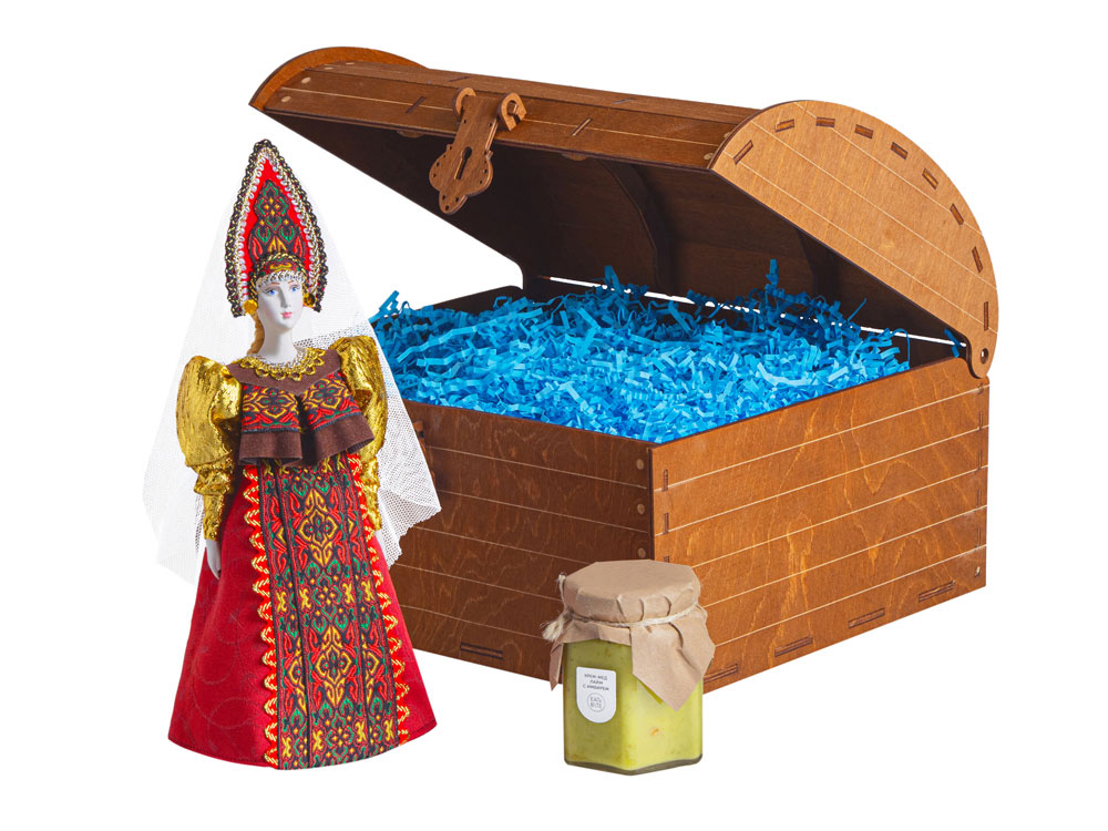 Изображение №3 | Подарочный набор: кукла фарфоровая, крем-мёд с лаймом и имбирем (красный)