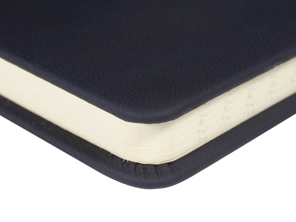 Изображение №2 | Ежедневник недатированный А5 «Megapolis Velvet New» (темно-синий)