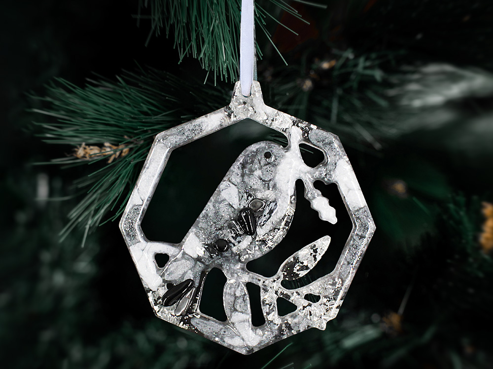 Изображение №5 | Елочная игрушка Снегирь (Обсидиан (серый))