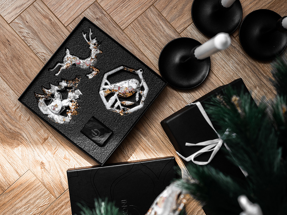 Изображение №4 | Набор елочных игрушек: Снегирь, Олень, Ель (Розовый кварц)