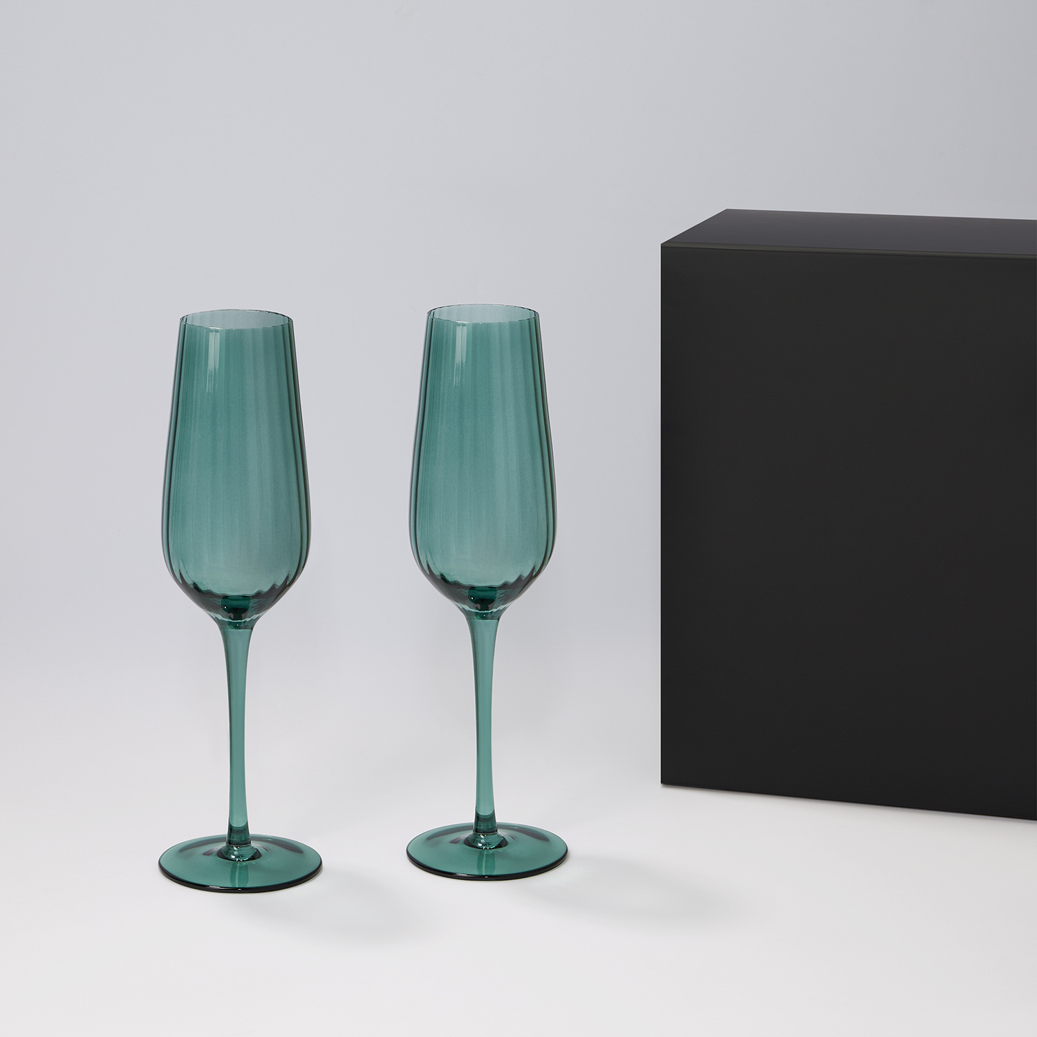 Изображение №1 | Подарочный набор 2 бокала для шампанского Капри (Capri) в черной коробке