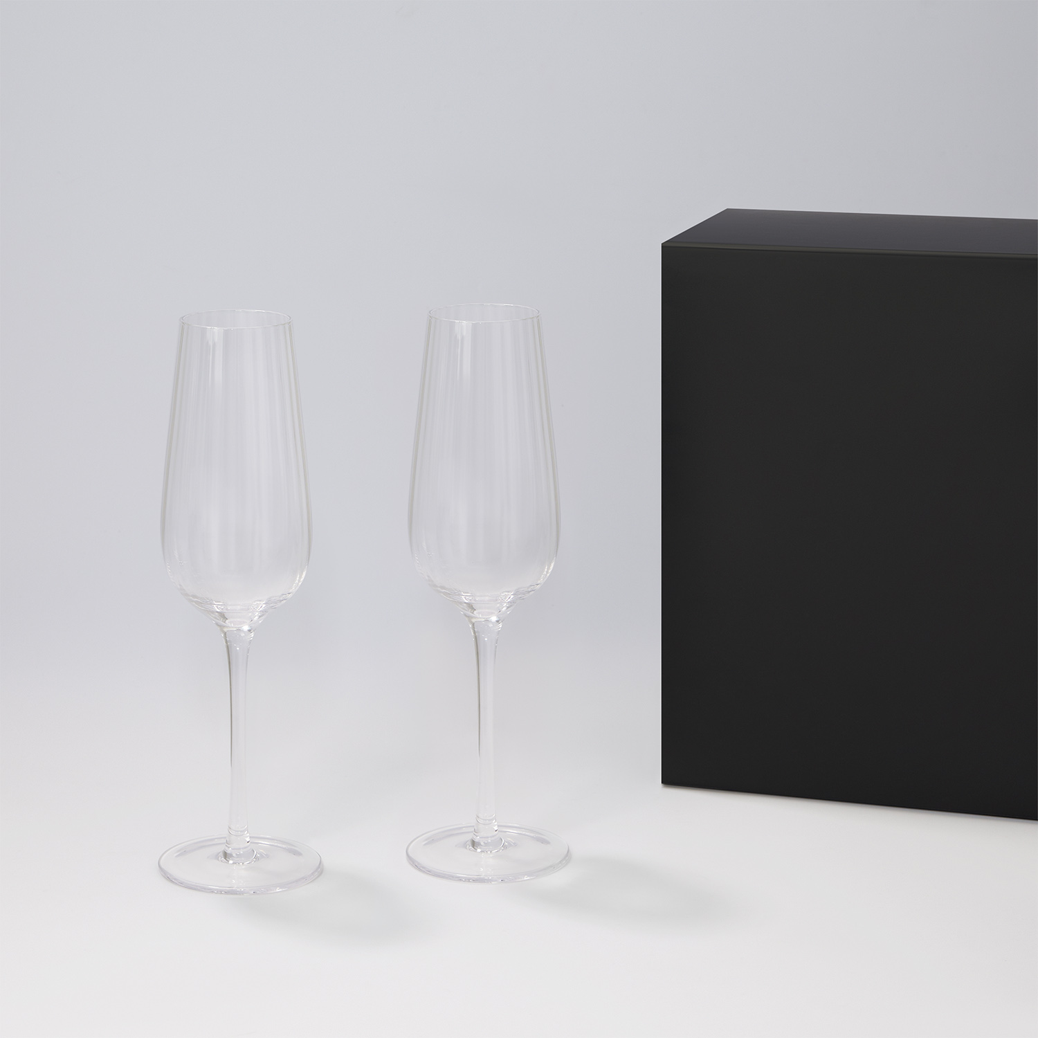Изображение №1 | Подарочный набор 2 бокала для шампанского Бланш (Blanche) в черной коробке