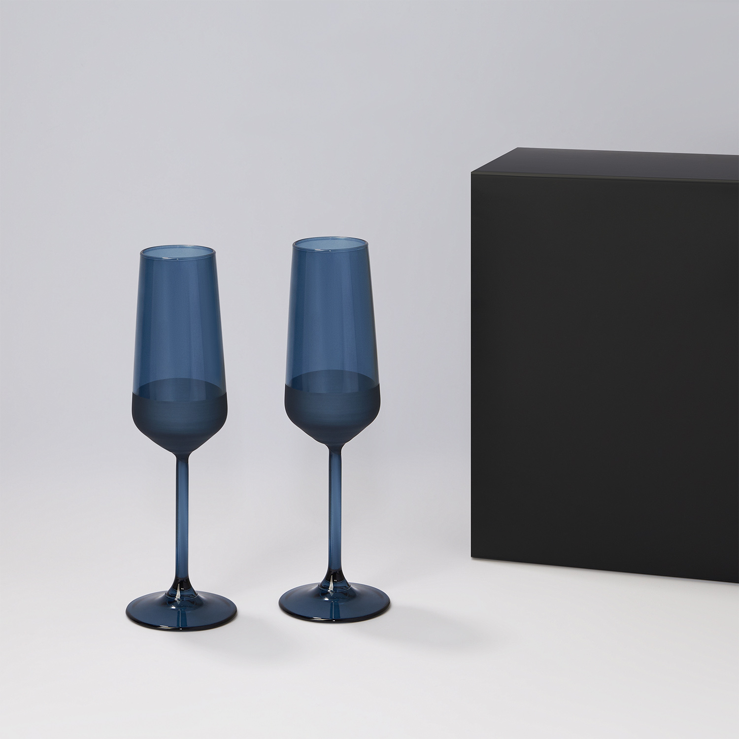 Изображение №1 | Подарочный набор 2 бокала для шампанского Сапфир (Sapphire) в черной коробке
