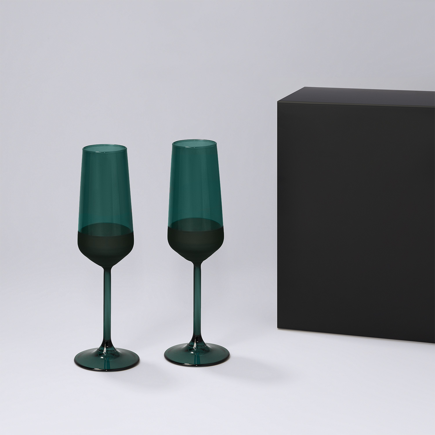 Изображение №1 | Подарочный набор 2 бокала для шампанского Эмеральд (Emerald) в черной коробке