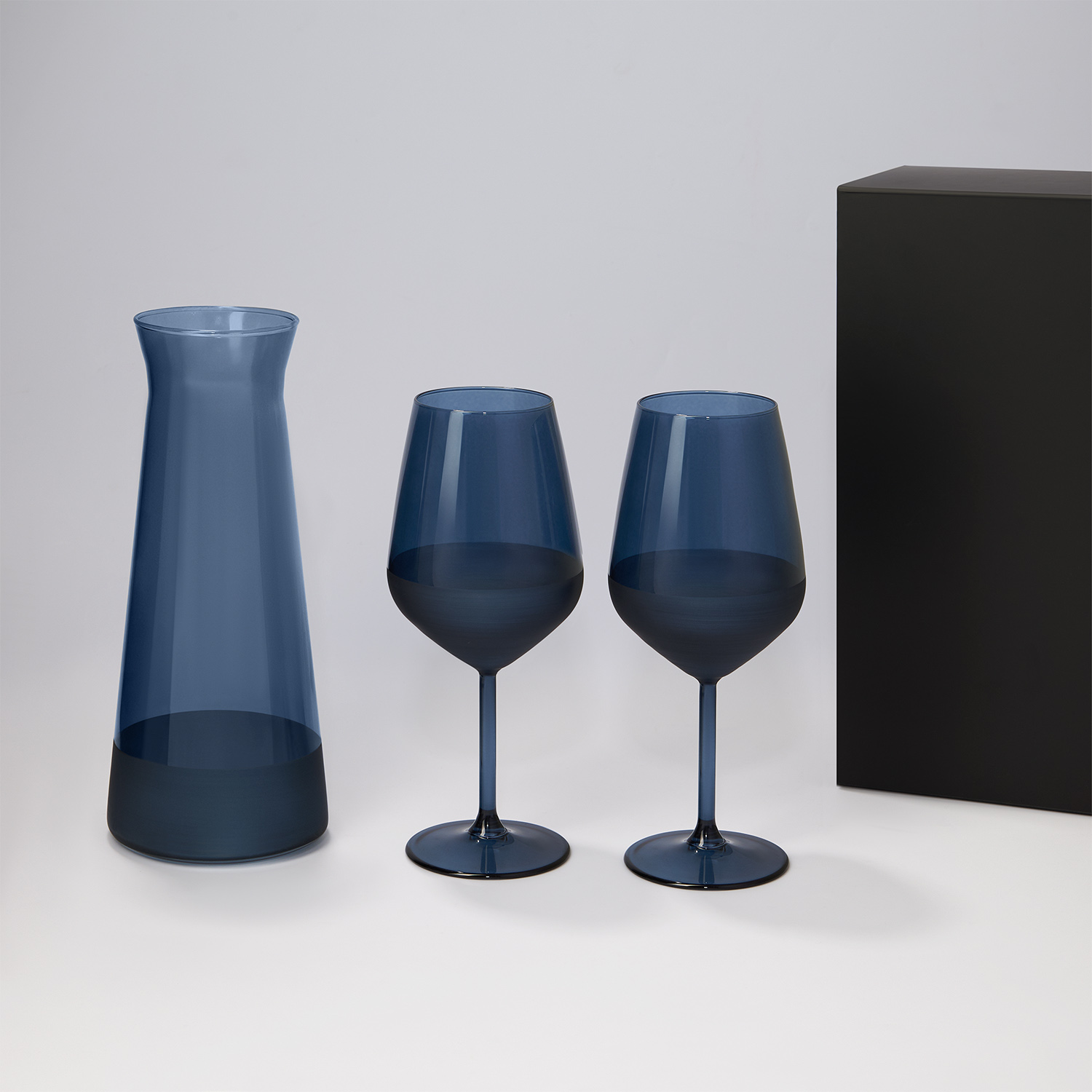 Изображение №1 | Подарочный набор декантер + 2 бокала для вина Сапфир (Sapphire) в черной коробке