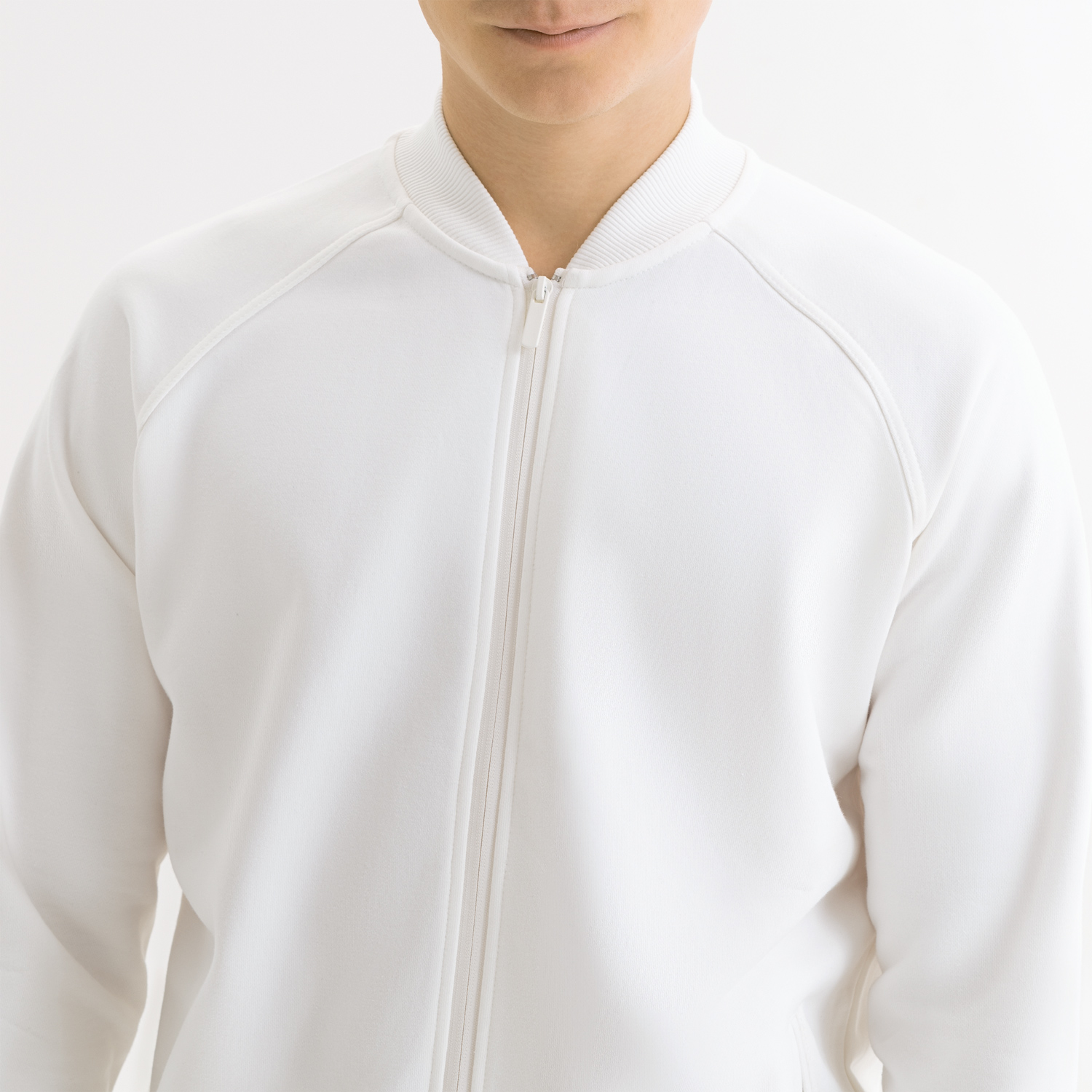 Изображение №5 | Толстовка на молнии, унисекс Торрес (Torres) белая, размер M