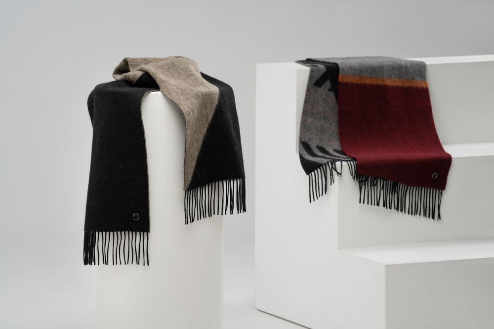 Изображение №16 | Шарф Charming, коричневый с оранжевым