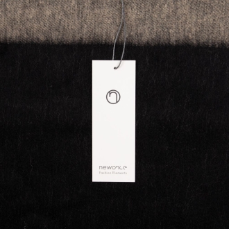 Изображение №7 | Палантин Charming, черный с бежевым