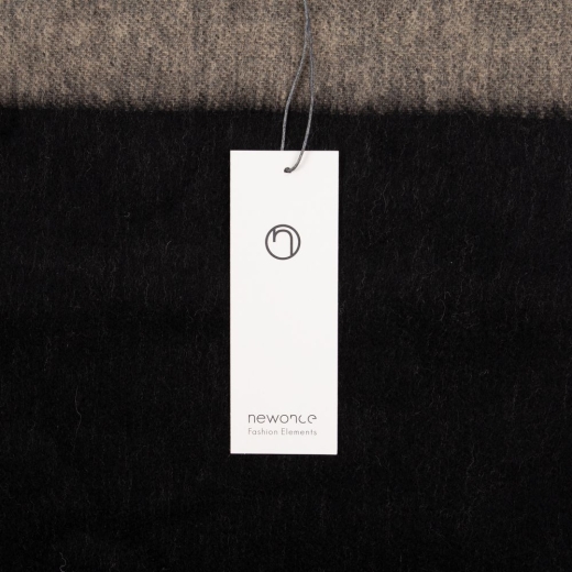 Изображение №7 | Палантин Charming, черный с бежевым