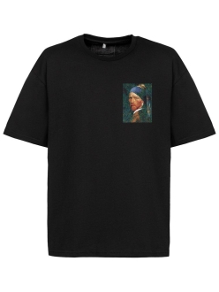 Изображение №5 | Футболка оверсайз «Мужчина с жемчужной сережкой», черная, размер XS/S