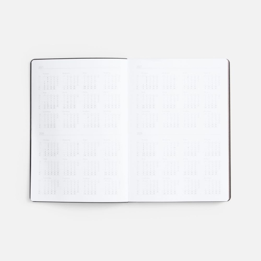 Изображение №7 | Ежедневник Nebraska Flex, недатированный, черный с золотистым