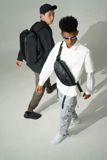 Изображение №12 | Сумка кросс-боди FlipSling, черная