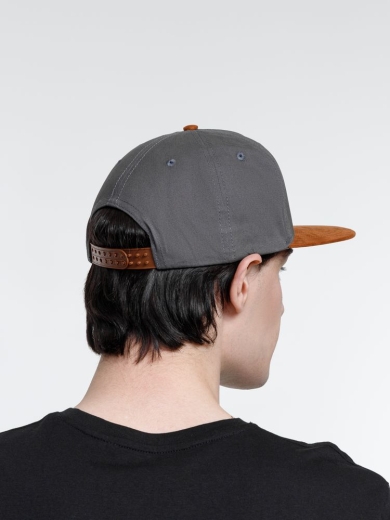 Изображение №10 | Бейсболка Foreside с прямым козырьком, серая с коричневым