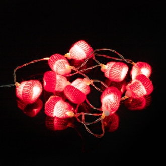 Изображение №4 | Гирлянда Cosy Poms, красная