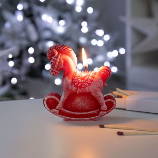 Изображение №5 | Свеча фигурная «Лошадка-качалка», красная