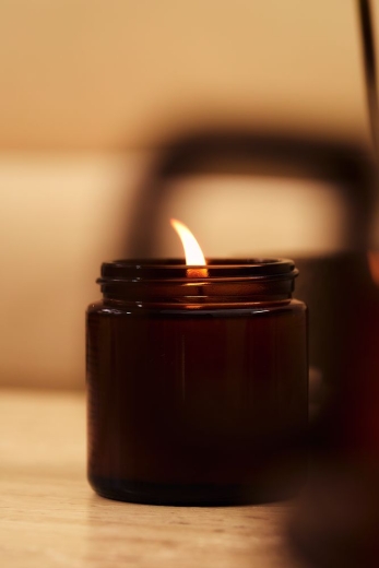 Изображение №7 | Свеча ароматическая Calore, кедр и кожа