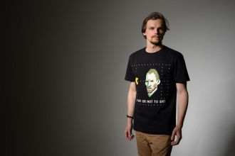 Изображение №6 | Футболка мужская «Ван-Пакман», черная, размер S