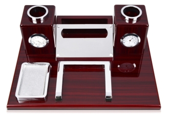 Изображение №3 | Настольный прибор «Петронас» (красное дерево/серебристый)