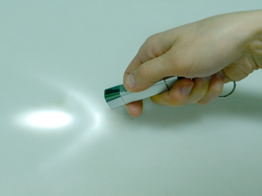 Изображение №2 | Брелок-фонарик «Ла-мотт» (серебристый/черный)