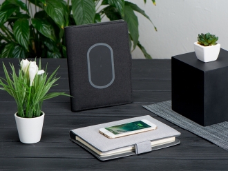 Изображение №17 | Органайзер с беспроводной зарядкой «Powernote», 5000 mAh (темно-серый)