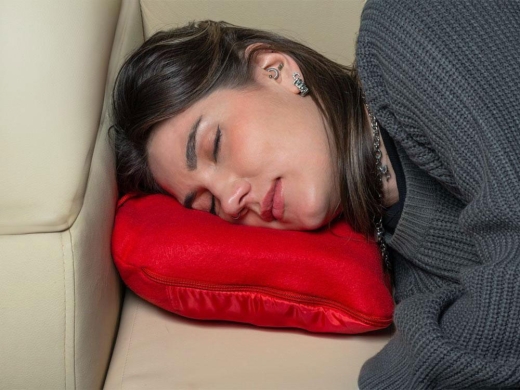 Изображение №6 | Плед - подушка для путешествий «Flight» в чехле с ручкой и карманом (оранжевый)