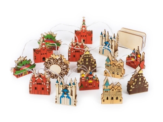 Изображение №2 | Ёлочная гирлянда с лампами в подарочной коробке «Достопримечательности России» (разноцветный)