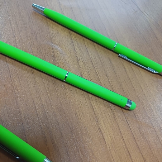 Изображение №5 | Ручка-стилус металлическая шариковая «Jucy Soft» soft-touch (зеленое яблоко)