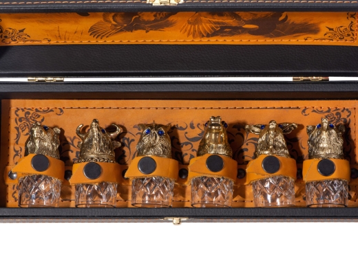 Изображение №2 | Подарочный набор «Русская охота» (стопки- прозрачный/золотистый, шкатулка- темно-коричневый/рыжий)