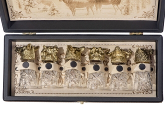 Изображение №2 | Подарочный набор «Русская охота» (стопки- прозрачный/серебристый, шкатулка- темно-коричневый/молочный)