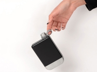 Изображение №2 | Фляжка с матовым покрытием «Patagonia» (черный/серебристый)