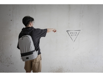 Изображение №12 | Рюкзак-трансформер 2-в-1 «Athletica» водостойкий с поясной сумкой из переработанного пластика (серый)