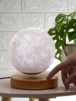 Изображение №9 | Левитирующая луна MoonFlight с пластиковой подставкой