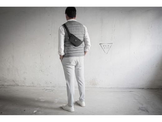 Изображение №9 | Универсальная водостойкая сумка на пояс «Bumble» из переработанного пластика (черный)