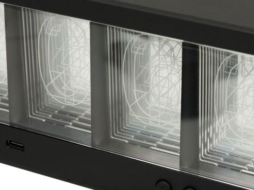 Изображение №8 | Часы с LED-подсветкой и беспроводной зарядкой «Cyber», 10 Вт (черный)