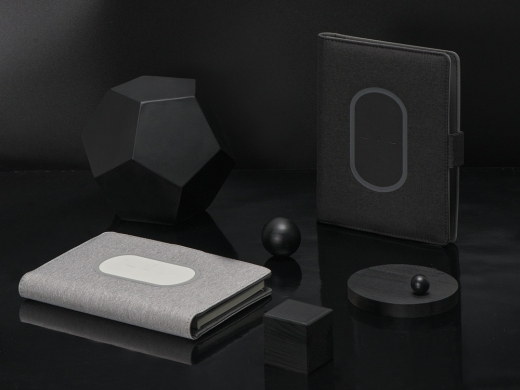 Изображение №16 | Органайзер с беспроводной зарядкой «Powernote», 5000 mAh (светло-серый)