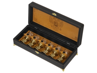 Изображение №1 | Подарочный набор хрустальных стопок (стопки- прозрачный/золотистый, шкатулка- темно-коричневый/рыжий)