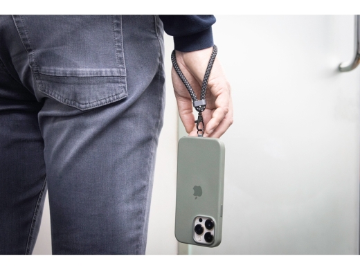 Изображение №18 | Ремешок-держатель для телефона с зарядным кабелем USB-C - USB-C «Lany Wristband Charge Eco» (серый)