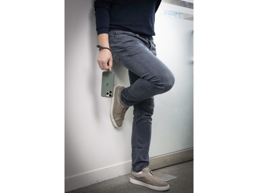 Изображение №20 | Ремешок-держатель для телефона с зарядным кабелем USB-C - USB-C «Lany Wristband Charge Eco» (серый)