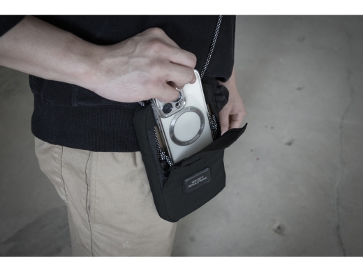 Изображение №8 | Водостойкая сумка для телефона «Solo Eco» (черный)