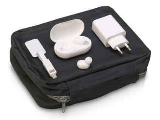 Изображение №1 | Набор для путешествий с наушниками, адаптером и универсальным кабелем «Take me» (черный, белый)