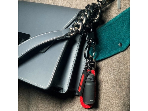 Изображение №2 | Брелок сувенирный «THERMOS - 120 лет» (черный)